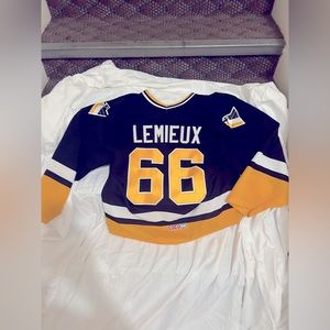 Vintage Pittsburg Penguins Mario Lemieux home jersey